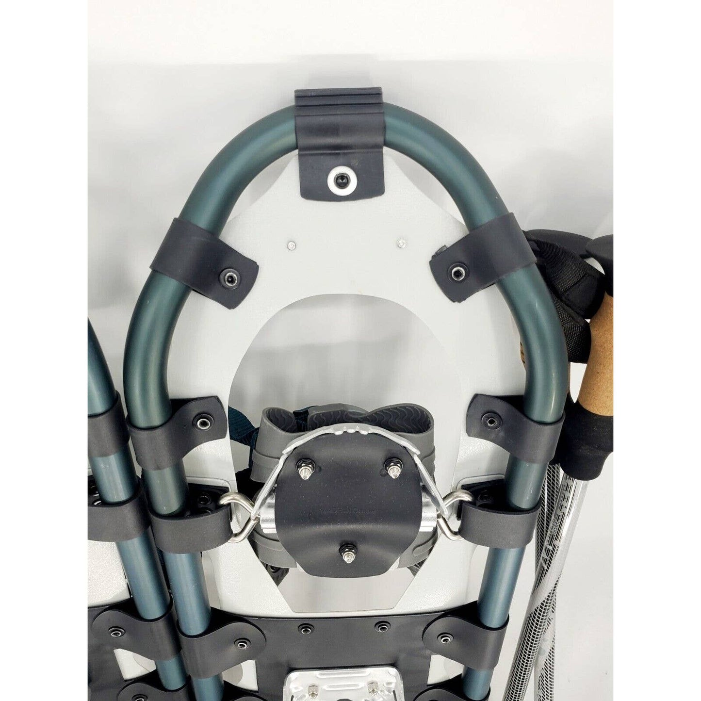 Yukon Mountain Profile 930 Aluminum Snowshoes 9" x 30" With Bag And Poles Blue