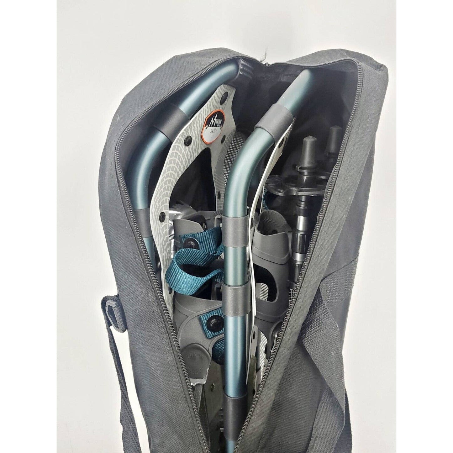 Yukon Mountain Profile 930 Aluminum Snowshoes 9" x 30" With Bag And Poles Blue