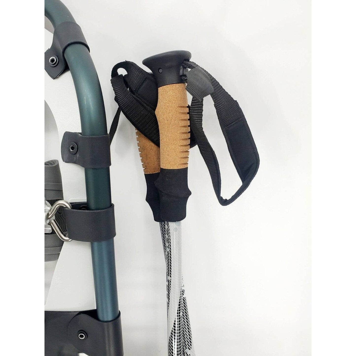 Yukon Mountain Profile 930 Aluminum Snowshoes 9" x 30" With Bag And Poles Blue