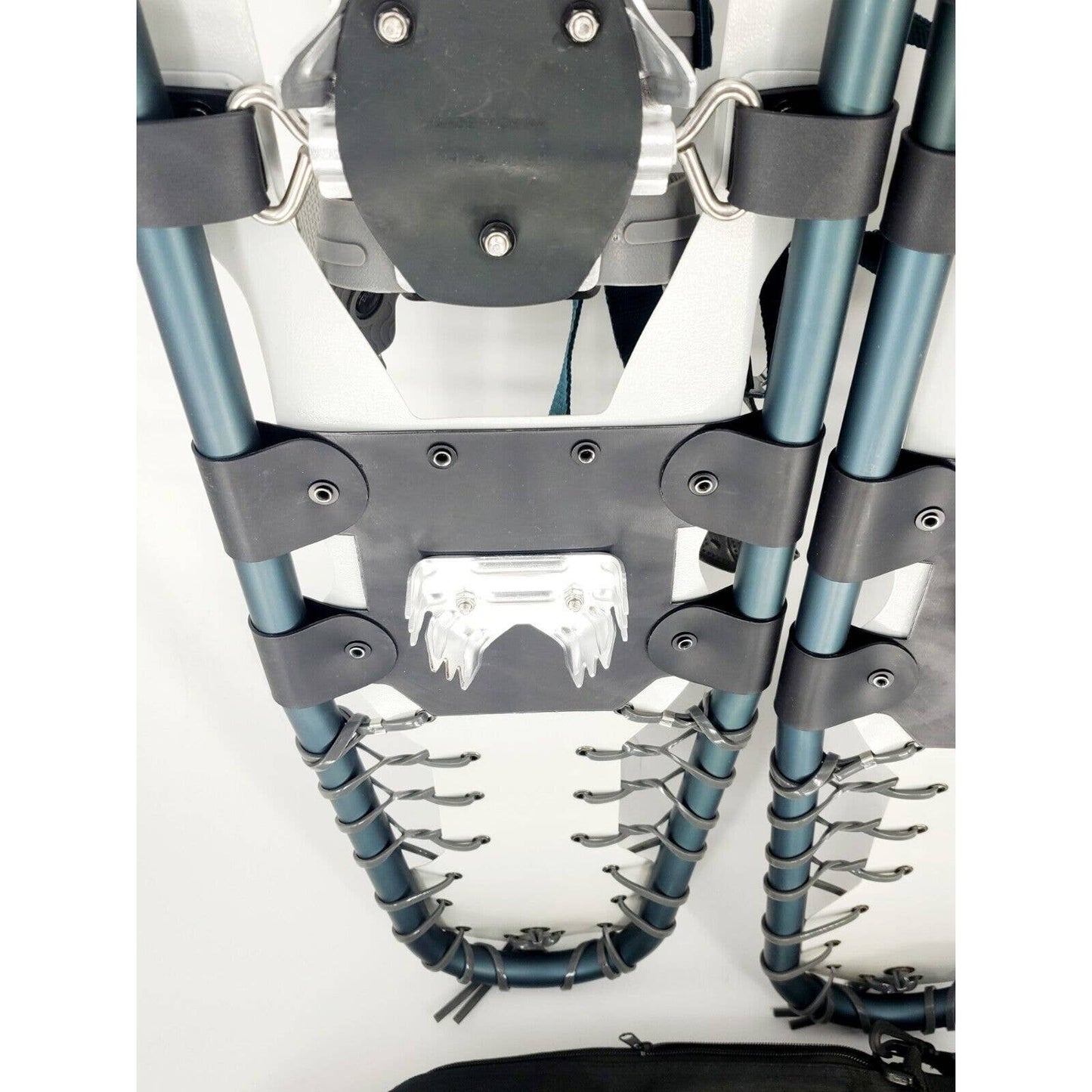 Yukon Mountain Profile 930 Aluminum Snowshoes 9" x 30" With Bag And Poles Blue