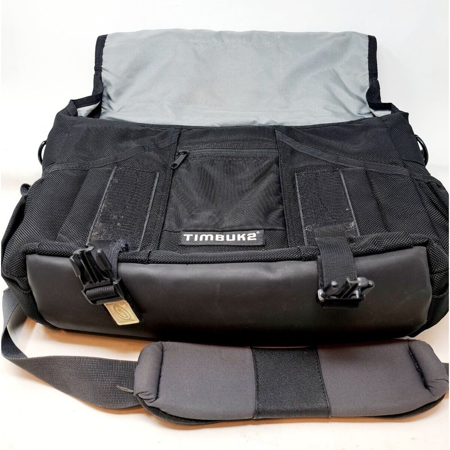 Timbuk2 Padded Laptop Bag Black Size Medium with REI Strap, Travel Bag