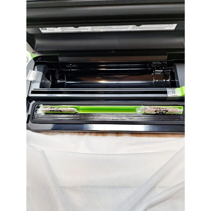 FoodSaver VS2120 Vacuum Sealer. NEW